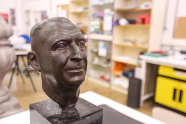 Busto Juan Antonio Suanzes