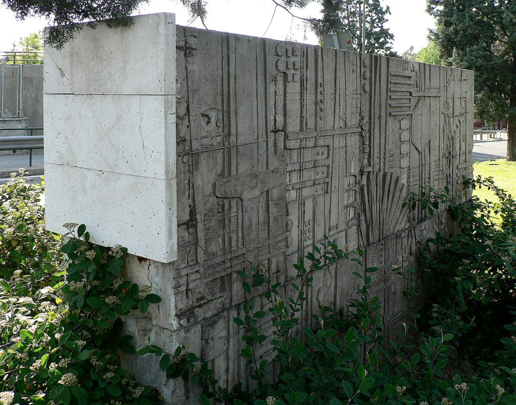 Mural escultura Suanzes Avenida 25 Septiembre
